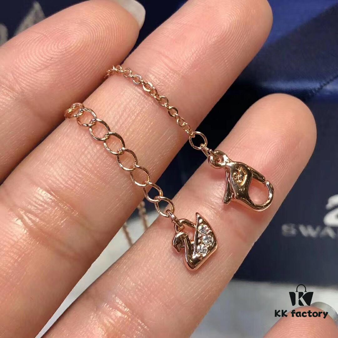 Swarovski 2018 Lovely Romantic Heart Necklace for Women, Gift for Girlfriend, Elegant and Fresh Design with Knot-Shaped Heart Symbolizing a Unique Bond, Sparkling Golden-Tone Plating with Transparent Pavé Crystals, Perfect for Daily Wear and an Ideal Gift of Love