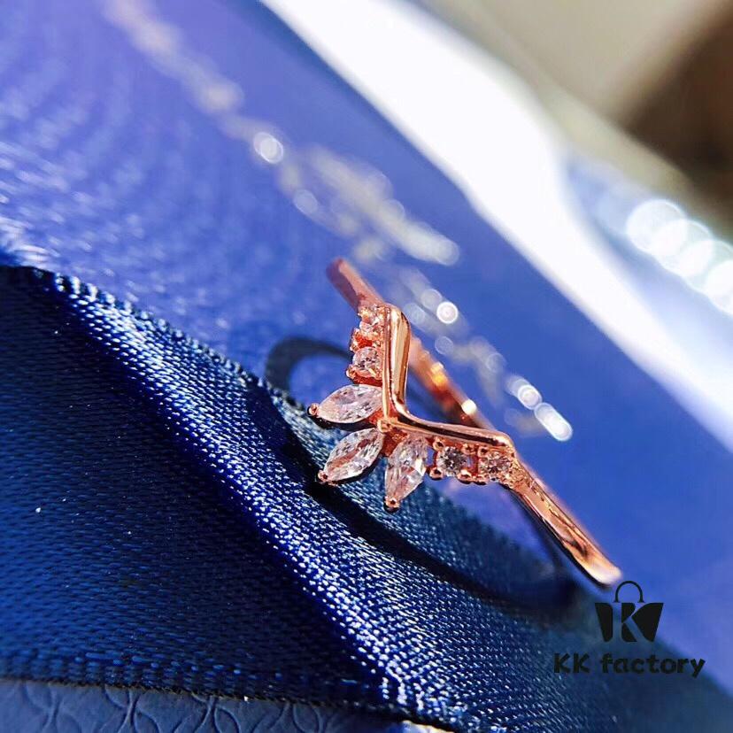 New Arrival Swarovski 2019 ONE• Double-Layer Heart Ring 💍 Two Wearing Methods, Counter Original Replica! Alloy Material. Valentine's Day Limited Edition Ring from Store Counter‼️ Absolutely Stunning and Exquisite 🔅