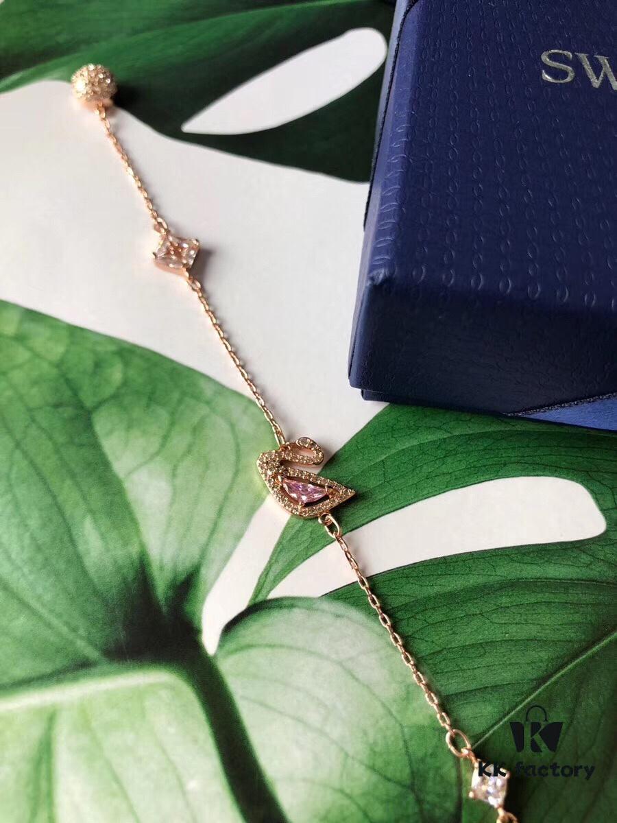Latest Swarovski Pink Swan Bracelet, Dazzling Swan Romantic Design with Pink Crystal, Rose Gold Plated Magnetic Palace-Style Clasp