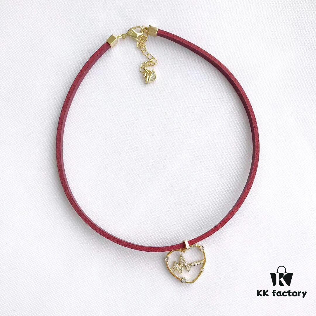 In Stock! SWAROVSKI Valentine's Day Heart Leather Rope Necklace! Newest Hot-Selling Design!