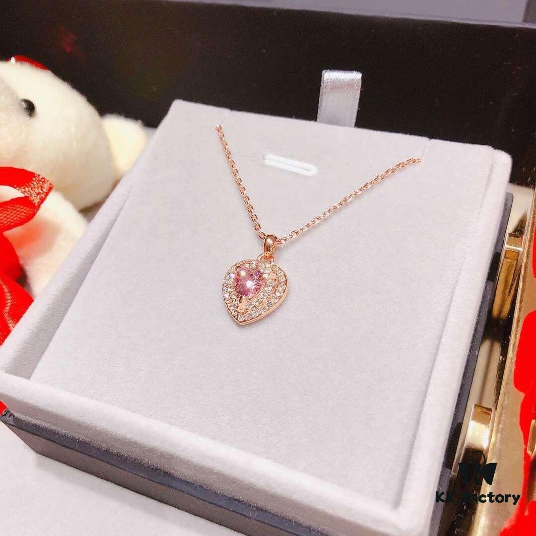 Valentine's Day 🎁 New Arrival Swarovski ONE Playful Heart 'Romantic Love' Elegant Necklace, Imported Sparkling Rhinestones Surrounding Pink Heart 💖, Original Gold-Tone Plated Material, Authentic Logo, Genuine Clasp – A Romantic Pink Heart 💖 Expresses Your Love..0855080