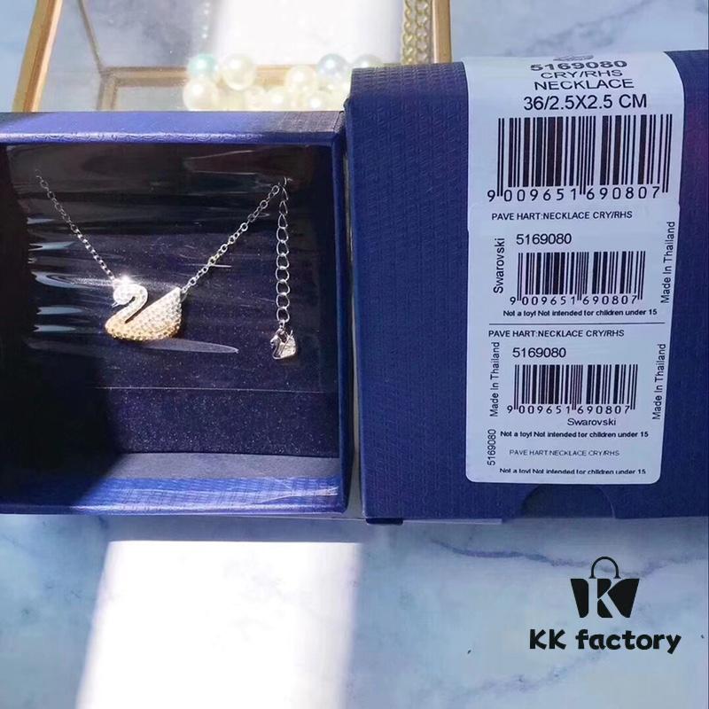 Iconic Swan Swarovski Gradient Tone Necklace New Arrival! Exquisite Pendant with Elegant White Gold-Plated Chain, Symbolizing the Graceful Charm of the Iconic Swan