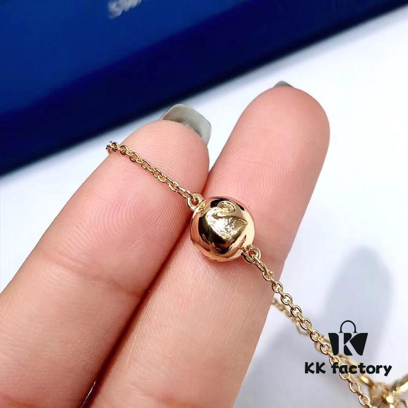 Swarovski Lisabel Bee Bracelet in Gold-Tone Plating, 17 cm – Sparkling Bee Motif with Honeycomb Clasp