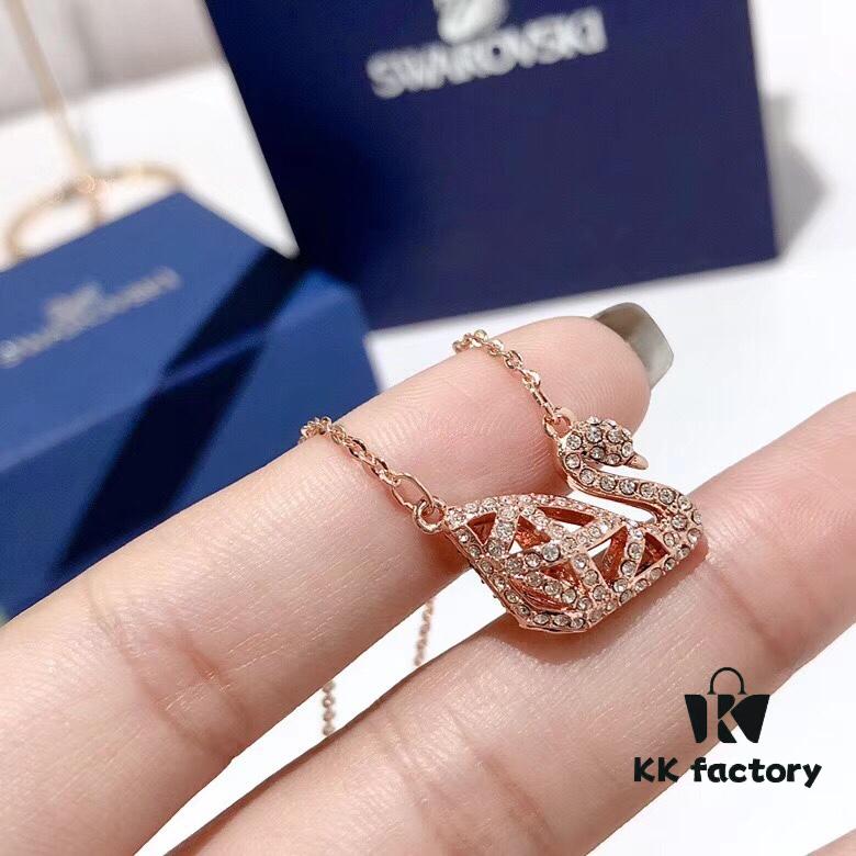 Counter Quality! New Swarovski Fashion Hollow Black Swan Necklace for Women