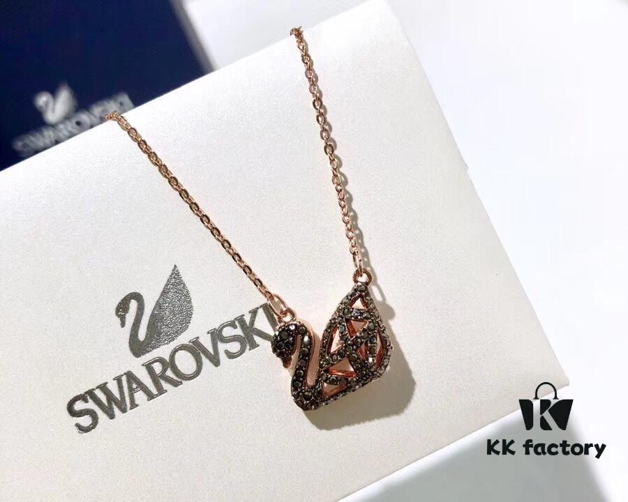 Counter Quality! New Swarovski Fashion Hollow Black Swan Necklace for Women