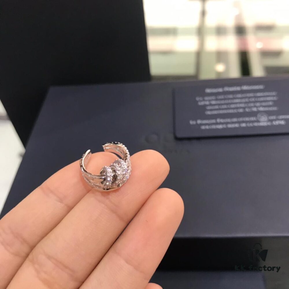 Valentine's Day Recommended Style 🌹 APM Monaco Elegant Small Hoop Clip-On Earrings, Compact and Stylish, Simple and Graceful, Versatile and Chic – A Perfect Choice for Those Without Pierced Ears