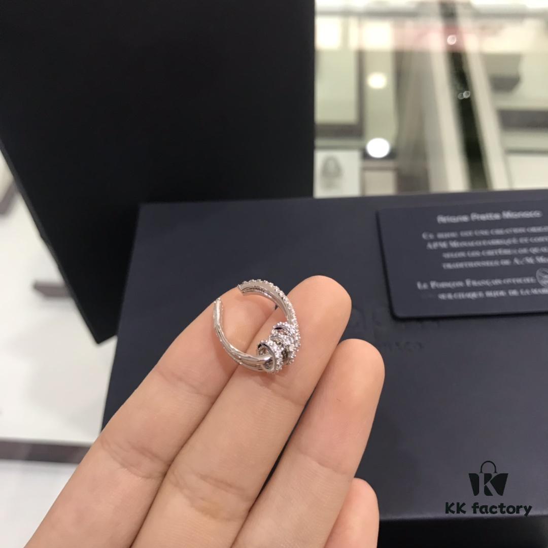 Valentine's Day Recommended Style 🌹 APM Monaco Elegant Small Hoop Clip-On Earrings, Compact and Stylish, Simple and Graceful, Versatile and Chic – A Perfect Choice for Those Without Pierced Ears