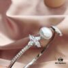 APM Monaco Sterling Silver Crystal Diamond Mother-of-Pearl Pearl Open Bangle Simple and Elegant Fashion Piece