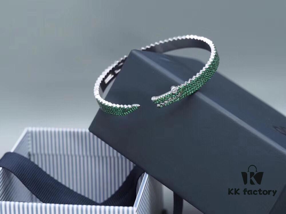 APM Monaco JANVIER Collection Silver Plated Mint Green Crystal Crocodile Cute Open Bangle Bracelet for Women