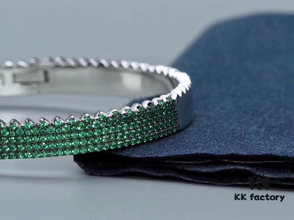 APM Monaco JANVIER Collection Silver Plated Mint Green Crystal Crocodile Cute Open Bangle Bracelet for Women