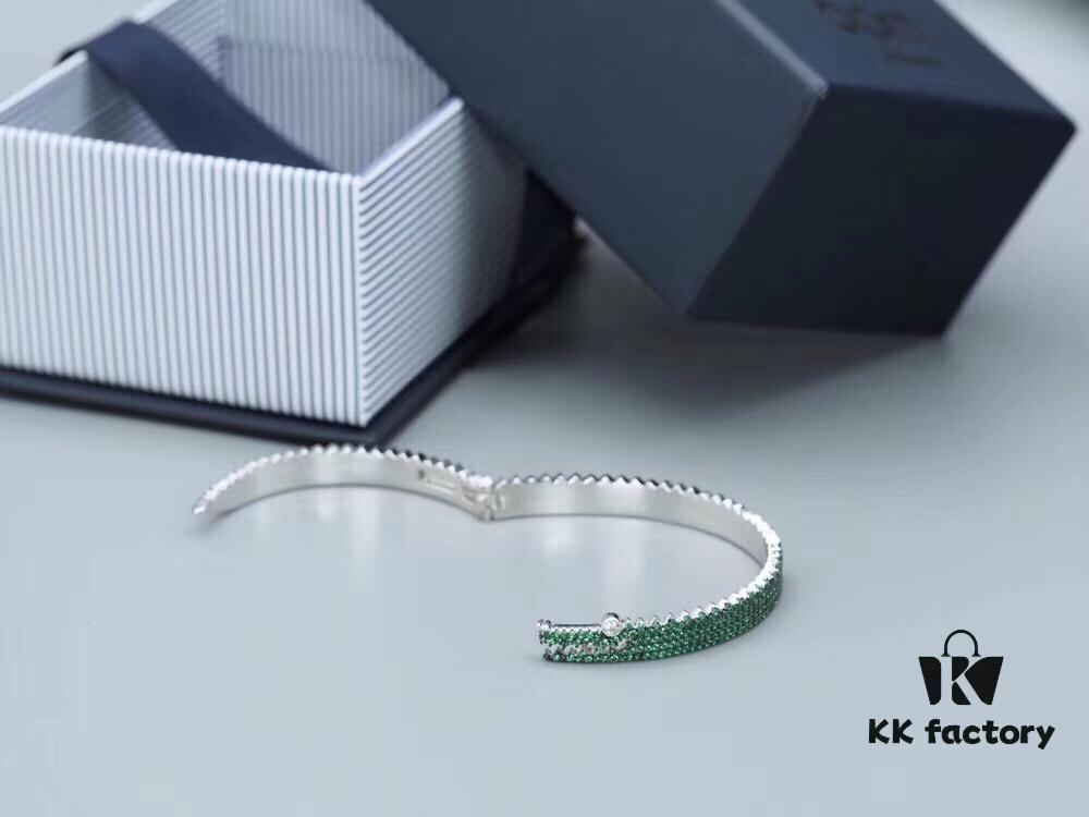 APM Monaco JANVIER Collection Silver Plated Mint Green Crystal Crocodile Cute Open Bangle Bracelet for Women
