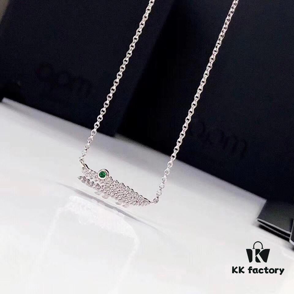 APM Monaco Silver Crystal-Encrusted Crocodile Necklace for Women, Minimalist Autumn-Winter Collarbone Chain