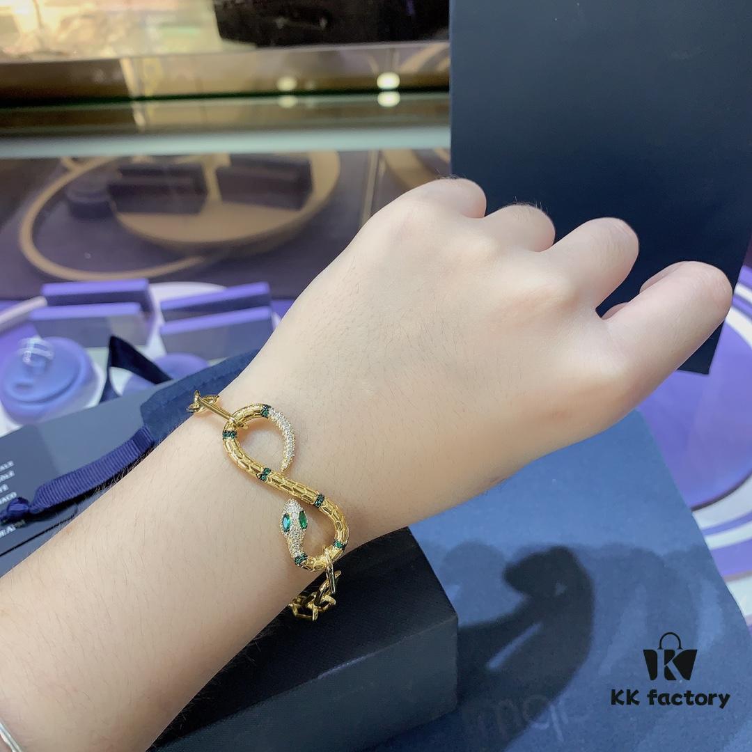 A Family Monaco New Arrival Exotic Snake Guardian Bracelet for Women, Retro Original Buckle Snake-Shaped Hand Jewelry