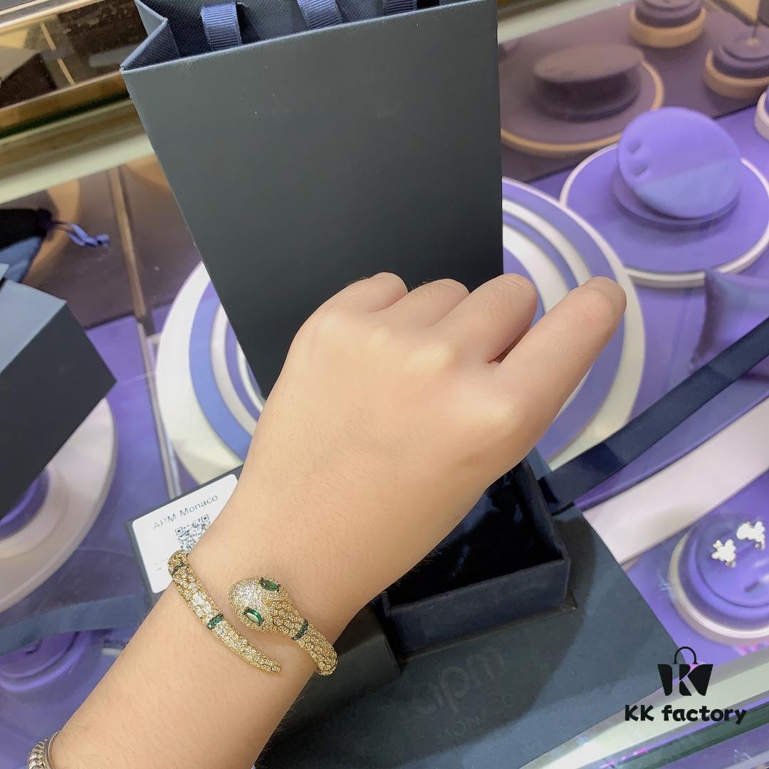 A Family Monaco New Arrival Guardian Spirit Snake Open Silver Bracelet for Women, Unique Design Personalized Snake-Shaped Hand Jewelry