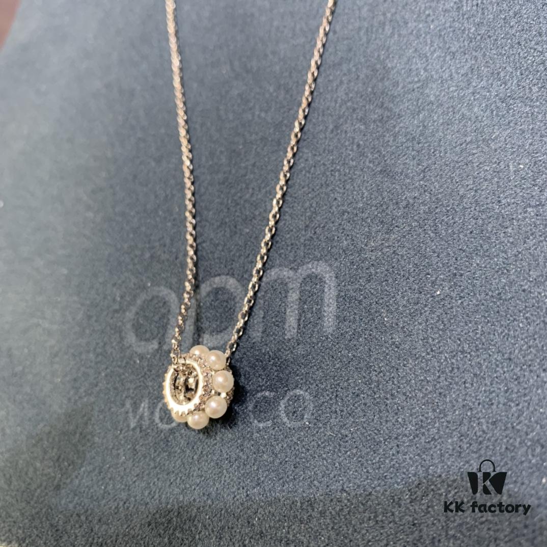 A Maison Monaco New Arrival Waist-Cinching Pearl Necklace, Light Retro French Collarbone Chain, Elegant 520 Gift