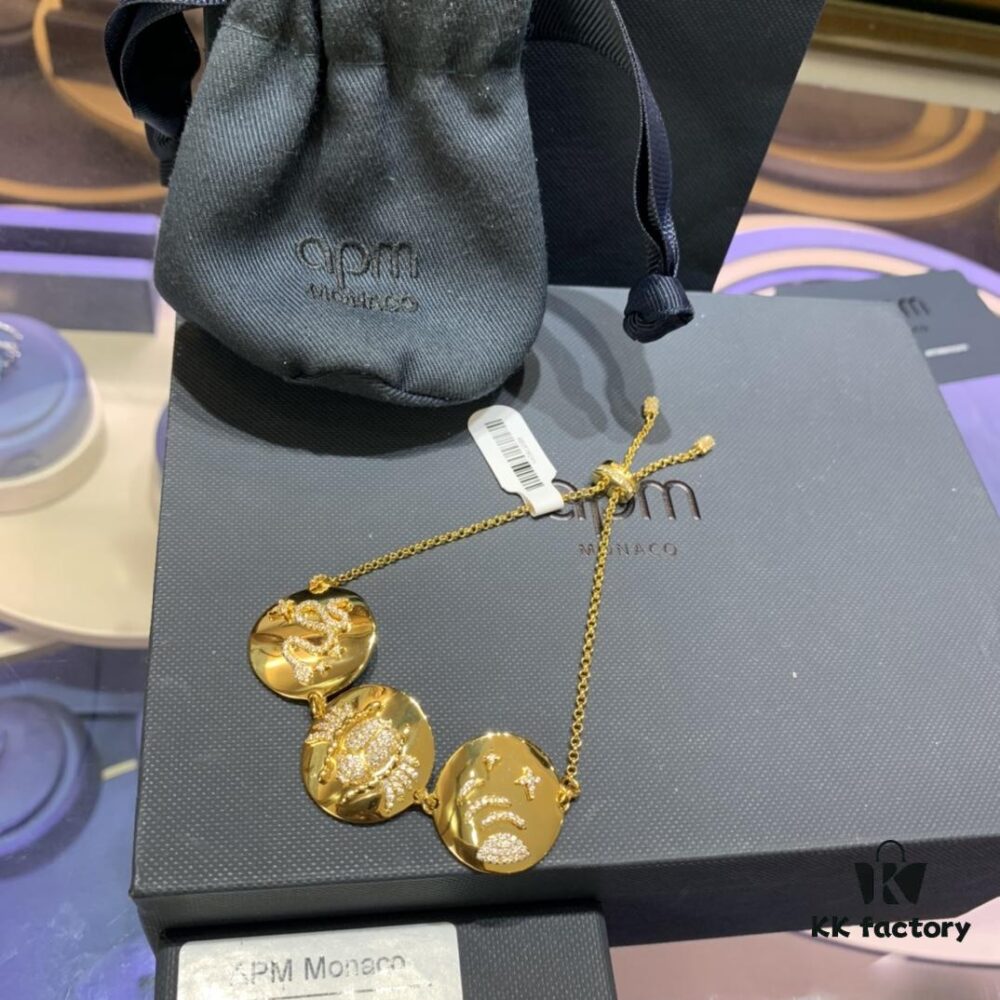 A Monaco New Arrival Shiny Round Pendant Bracelet - Ultra Fashionable