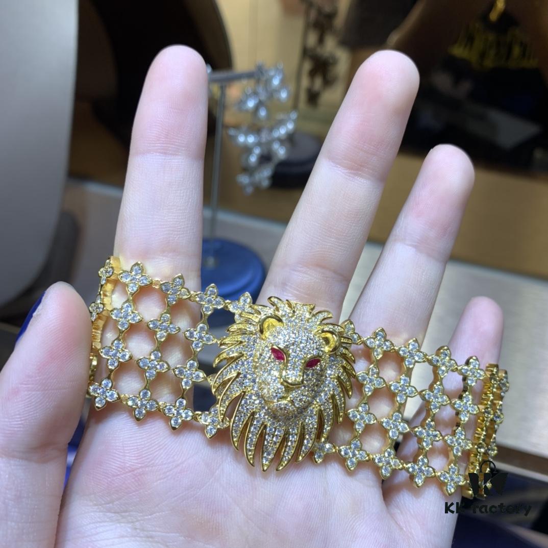 A Brand Monaco Lion Head Bold Bracelet, Retro Gold Bracelet, Elegant and High-End