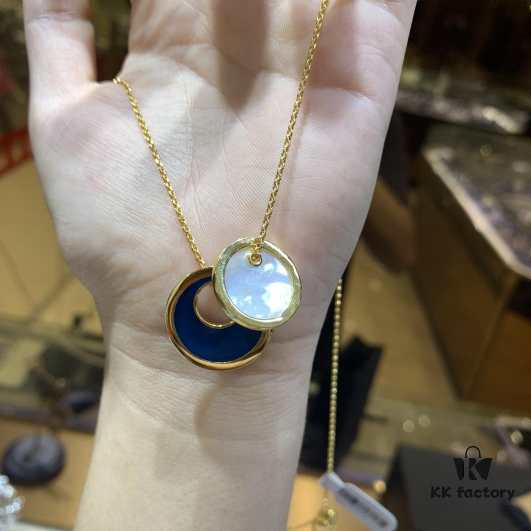 A Family Monaco Celebrity-Style Enamel Mother-of-Pearl Necklace for Women, Fully Set with Crystal Diamonds, Adjustable Personalized Versatile Chain, Sweater Chain