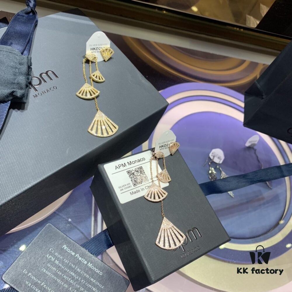 A Family Monaco Rose Gold Golden Fan-Shaped Drop Earrings, Simple and Elegant, Versatile Matching, Perfect Gift for Your Girlfriend