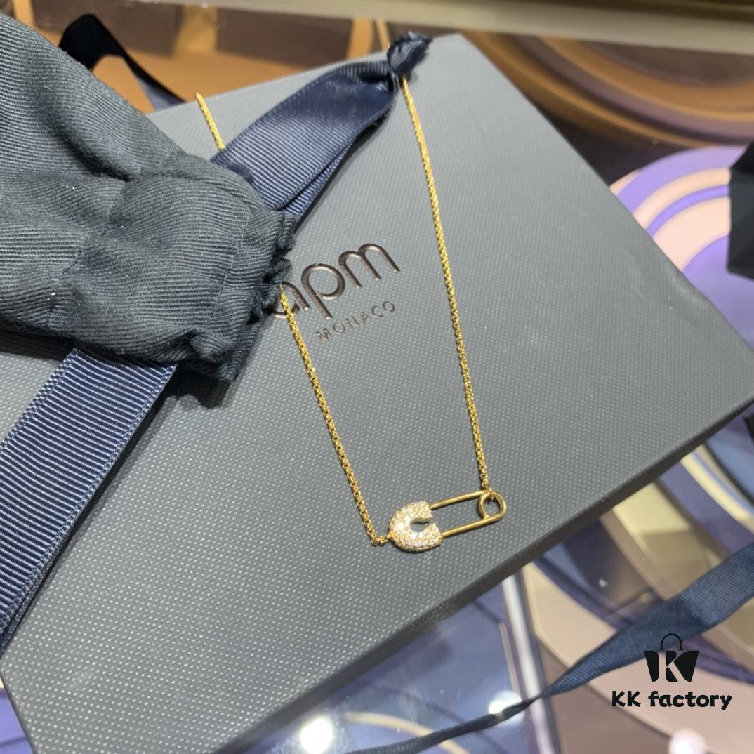 A Family MONACO Gold Pin Necklace, Simple, Fashionable and Elegant