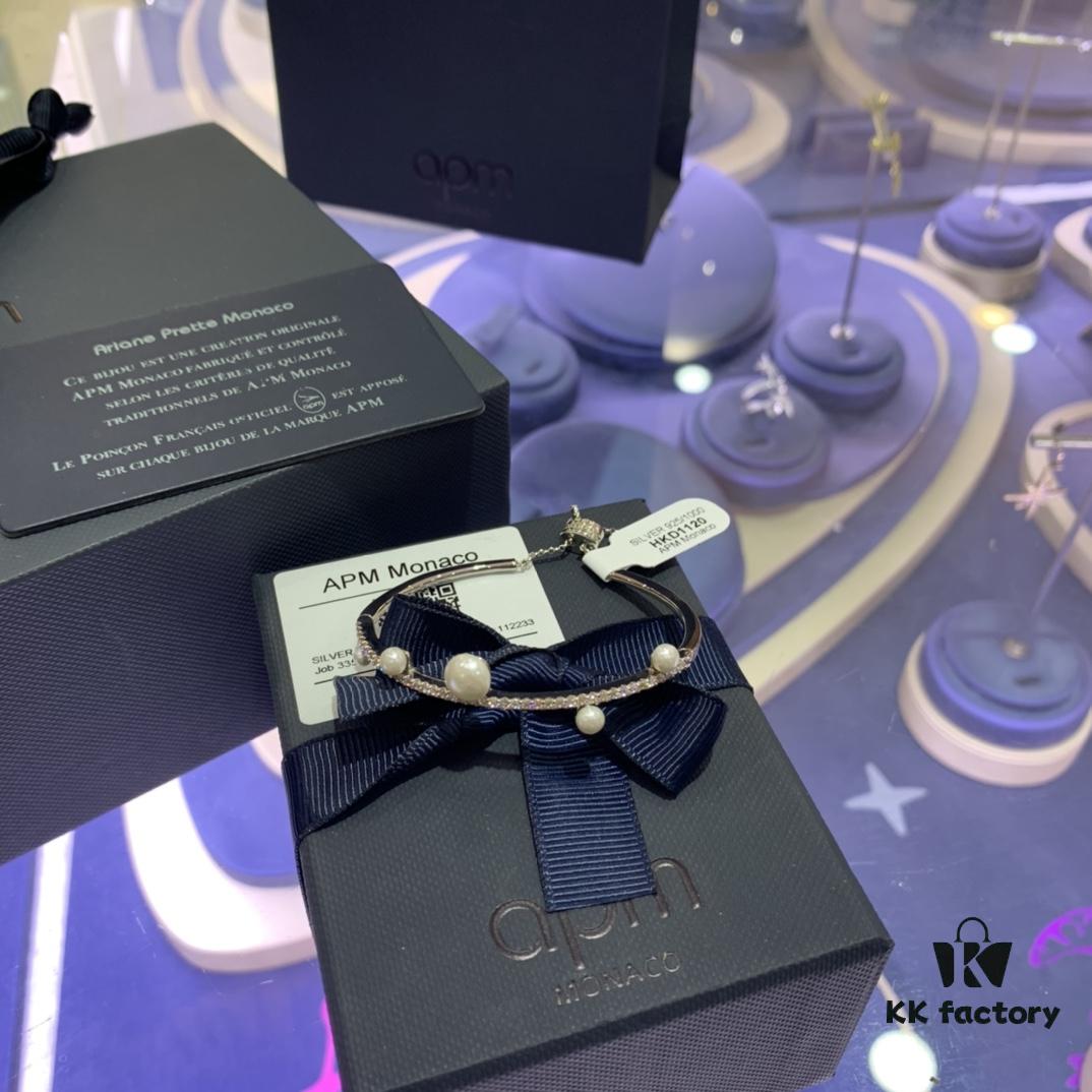 A Family Monaco Pearl Bracelet