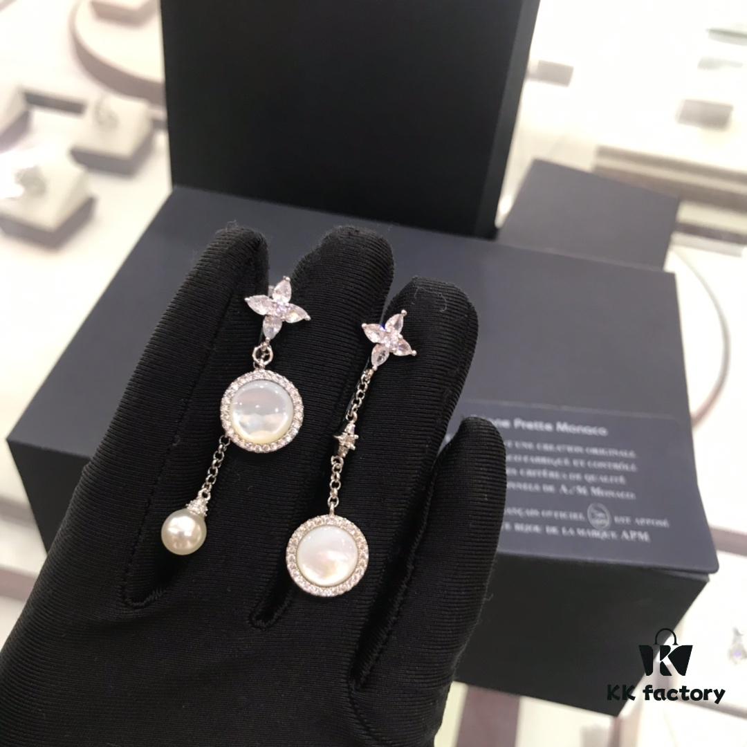 APM Monaco White Mother-of-Pearl Necklace and Dangle Earrings Set – Original Release, New Arrival 💗