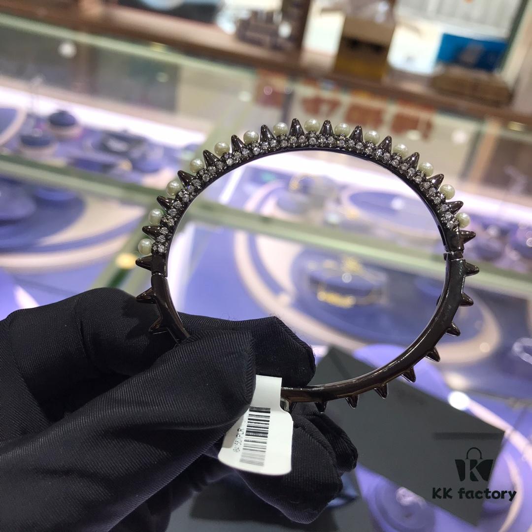 A Family Monaco Rivet Pearl Bracelet for Women, Unique Minimalist Design Jewelry for Friends and Couples