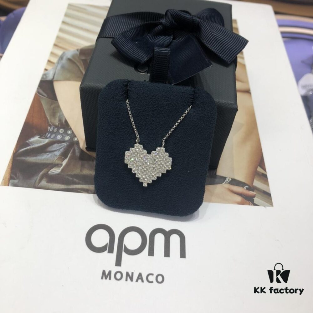 A Brand Monaco Heart Mosaic Necklace, Collarbone Chain for Sweaters, Versatile and Stylish