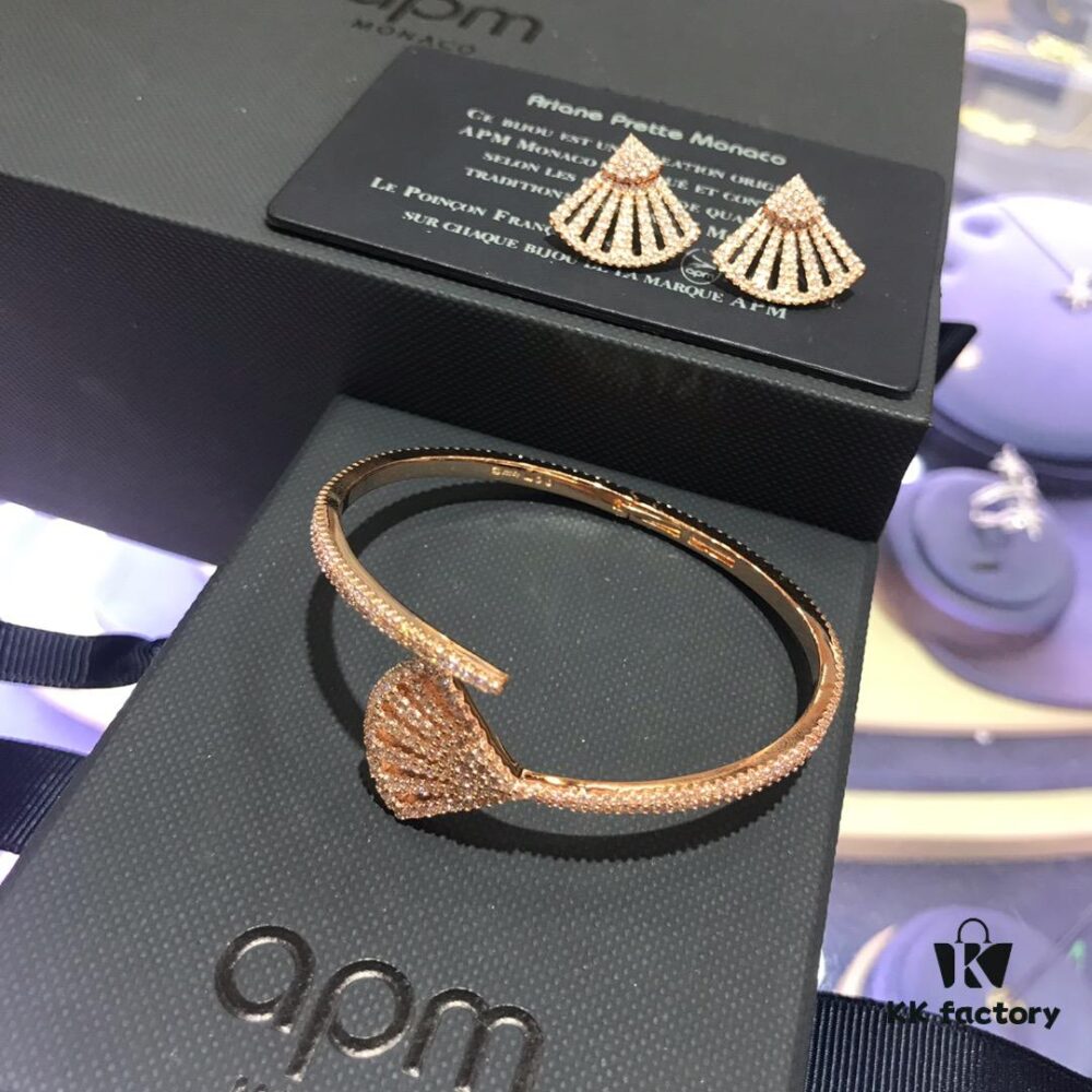 A Monaco Fan-Shaped Bracelet and Stud Earrings