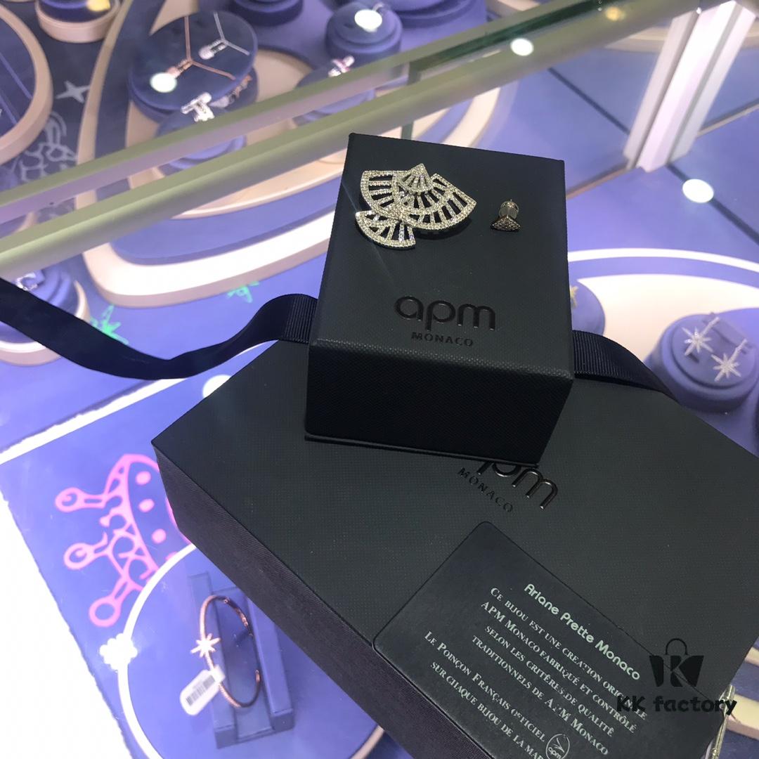 A Monaco Fan-Shaped Stud Earrings, Unique Minimalist Fashion Design, Versatile Trendy Style