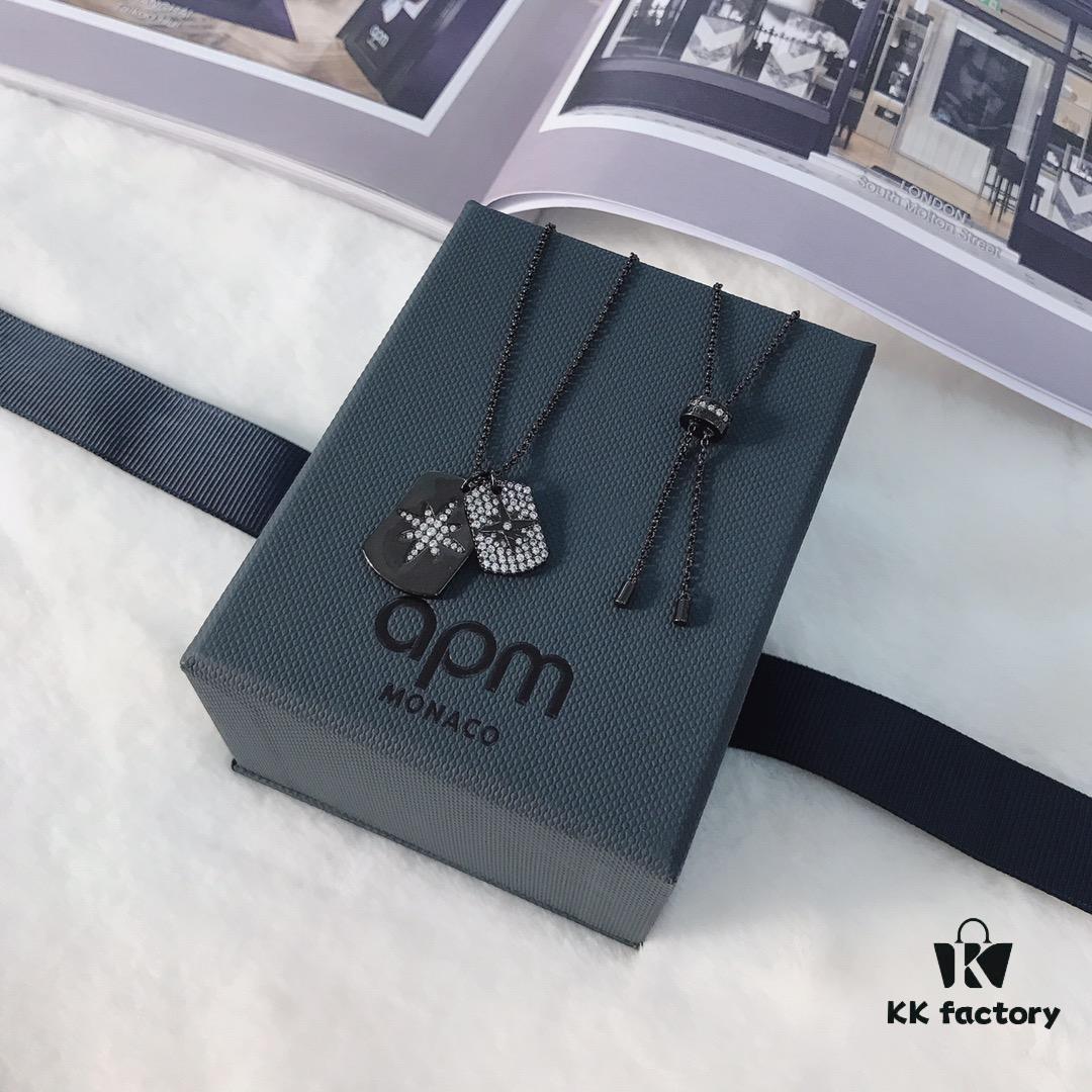 A Brand Monaco Shiny Star-Inlaid Necklace with Multiple Pendants, Unisex Collar Chain and Sweater Chain