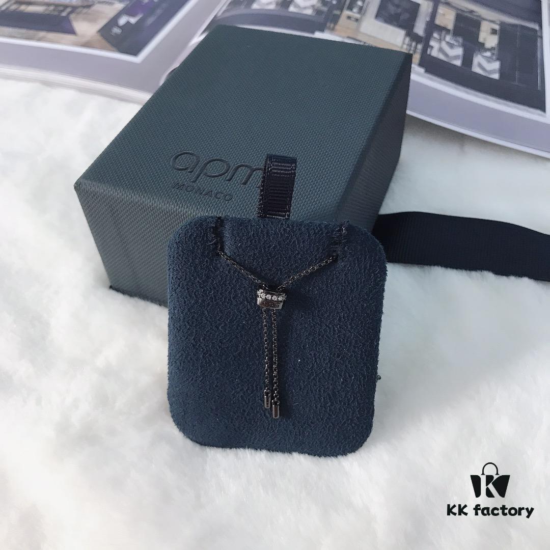 A Brand Monaco Shiny Star-Inlaid Necklace with Multiple Pendants, Unisex Collar Chain and Sweater Chain