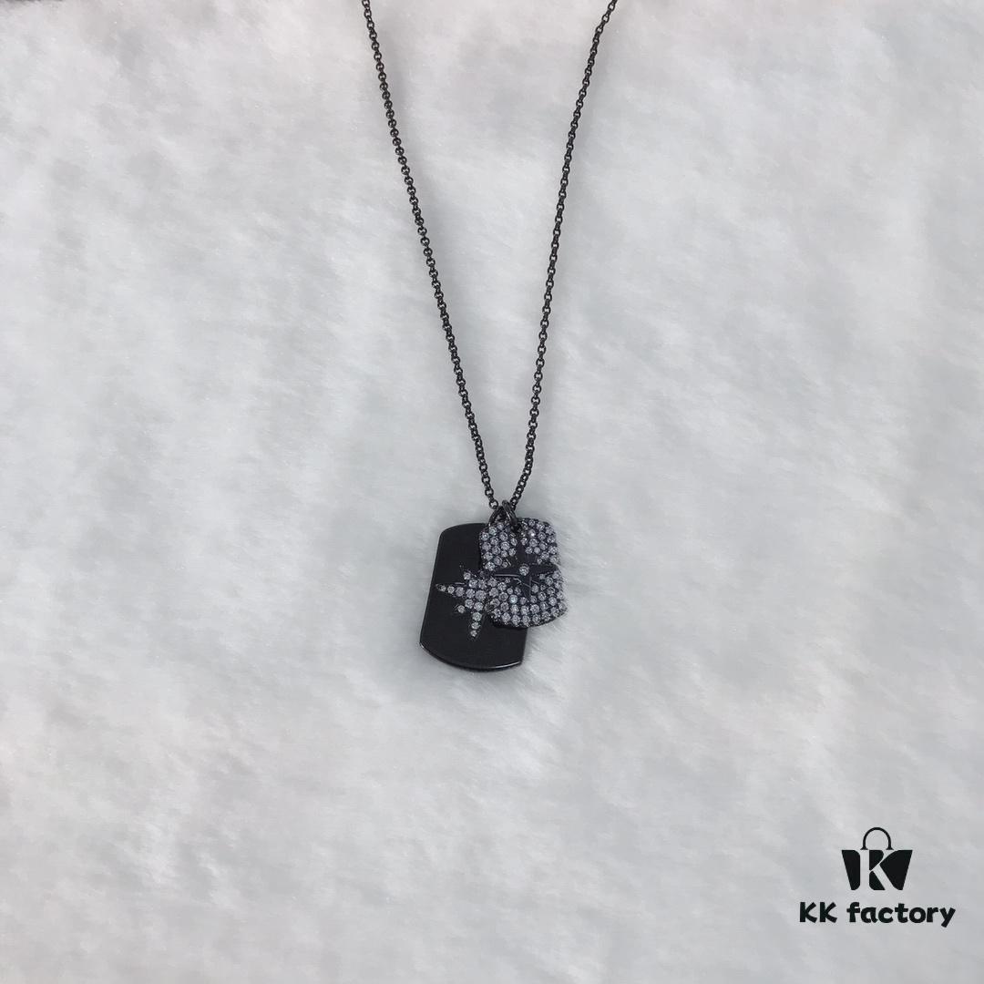 A Brand Monaco Shiny Star-Inlaid Necklace with Multiple Pendants, Unisex Collar Chain and Sweater Chain