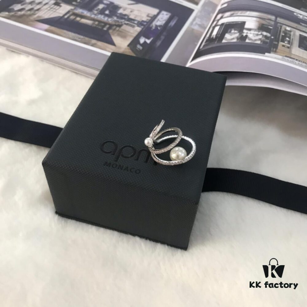 APM Monaco Pearl Ear Cuff Single Piece, Three-loop Wrap-around Stylish and Unique No-piercing Earrings for Women