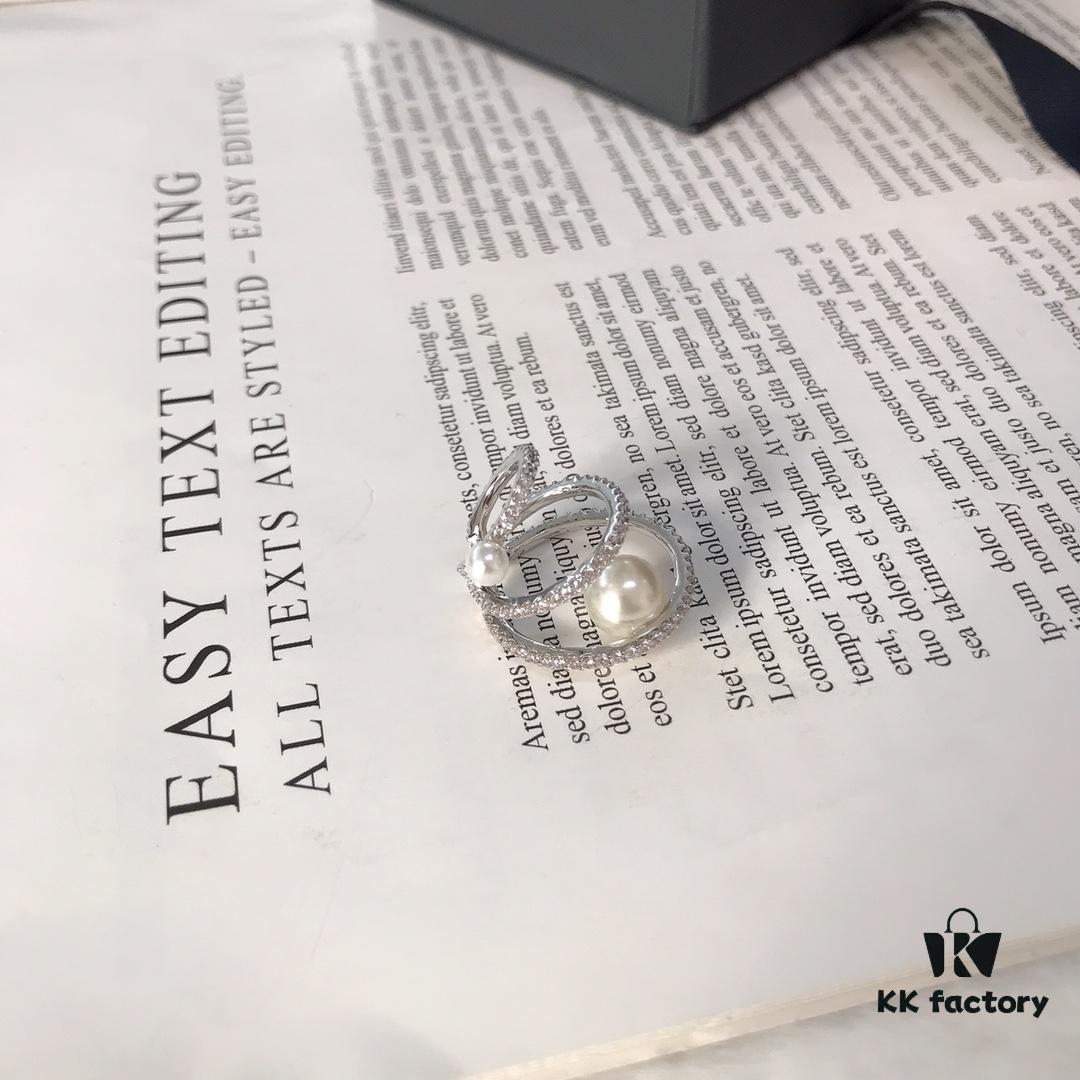 APM Monaco Pearl Ear Cuff Single Piece, Three-loop Wrap-around Stylish and Unique No-piercing Earrings for Women