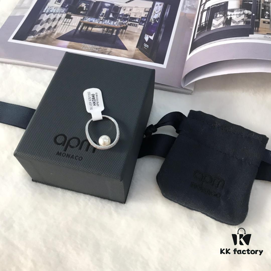 APM Monaco Personality Design Interior Pearl Ring for Women, Elegant Fashionable Lightweight Index Finger Ring