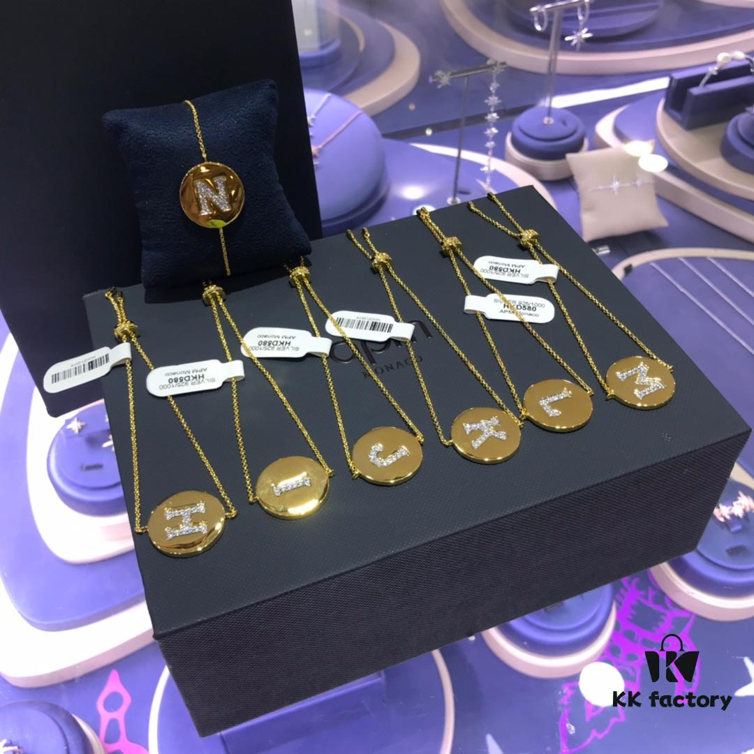 APM Monaco High-Quality Alphabet Bracelet for Women, Round Pendant 26 Letter Bracelet, Stylish and Versatile Design