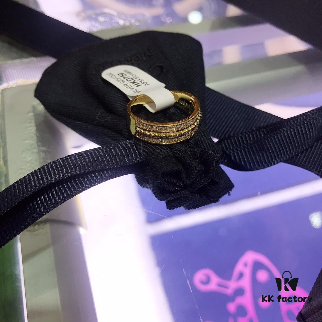 APM Monaco Three-Circle Design Ring - December New Arrival