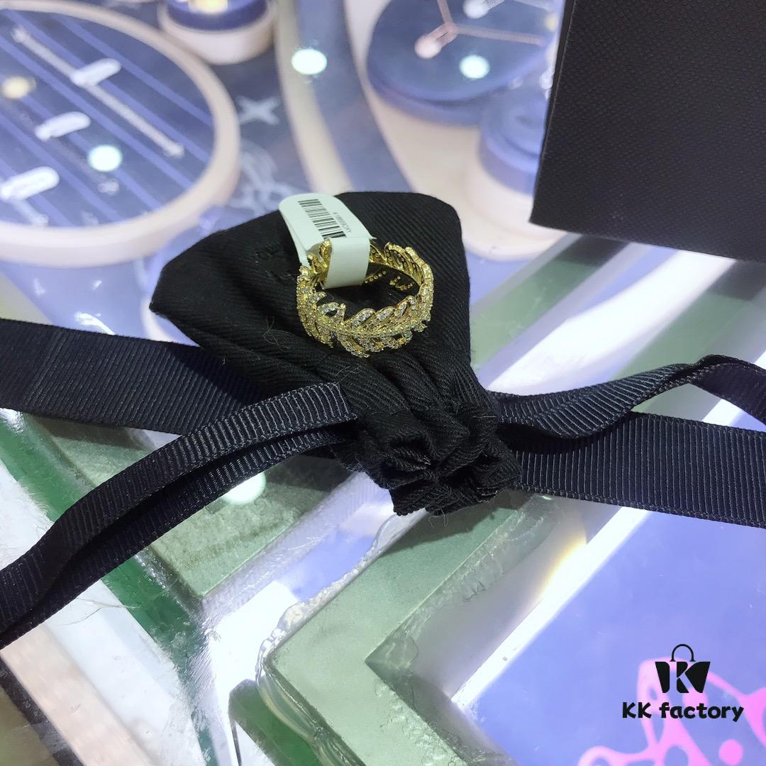 APM Monaco Leaf Ring