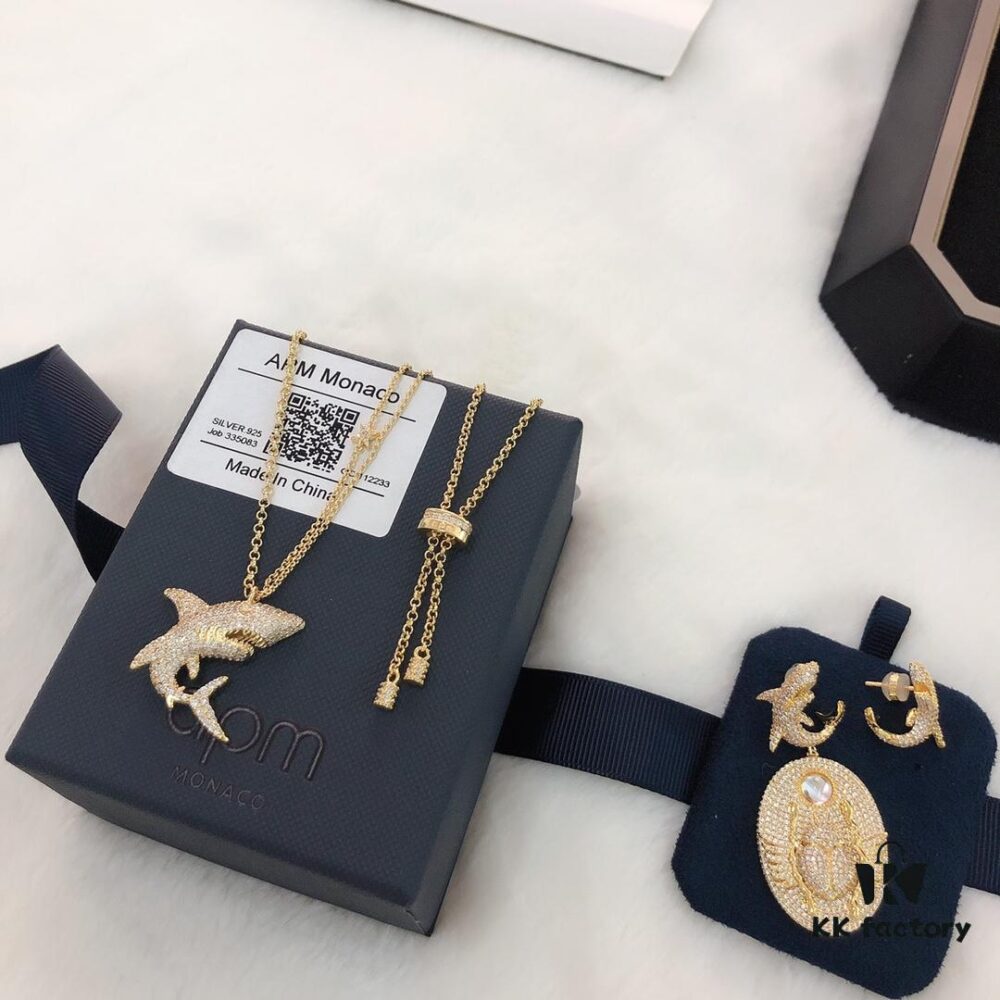 APM Monaco European and American New Arrival for Autumn and Winter - Stylish Ins Influencer and Celebrity Shark Pendant Sweater Chain Set