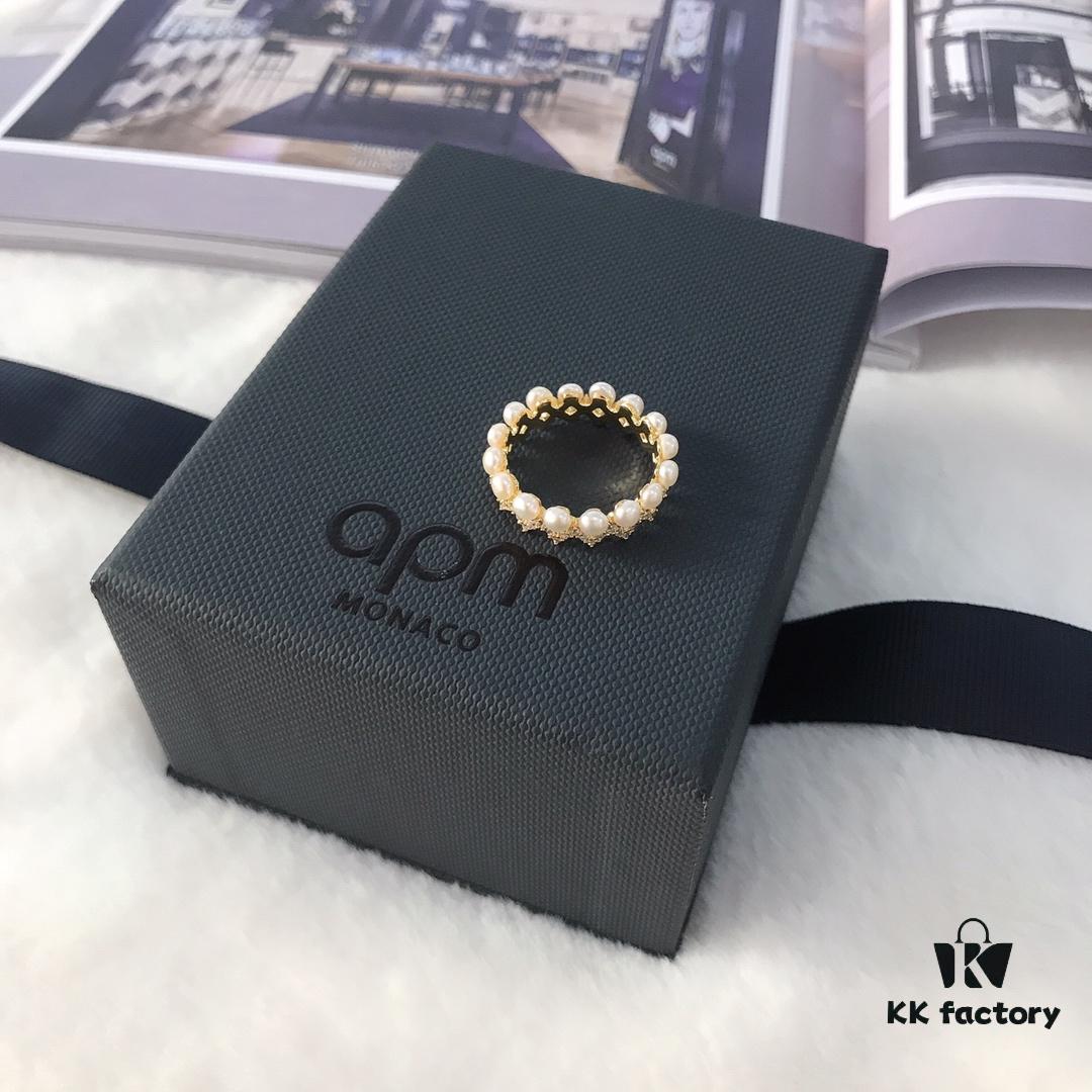 APM Monaco Pearl Wave Ring, Vintage-Inspired Fashion Statement, Trendy and Versatile Jewelry for Women