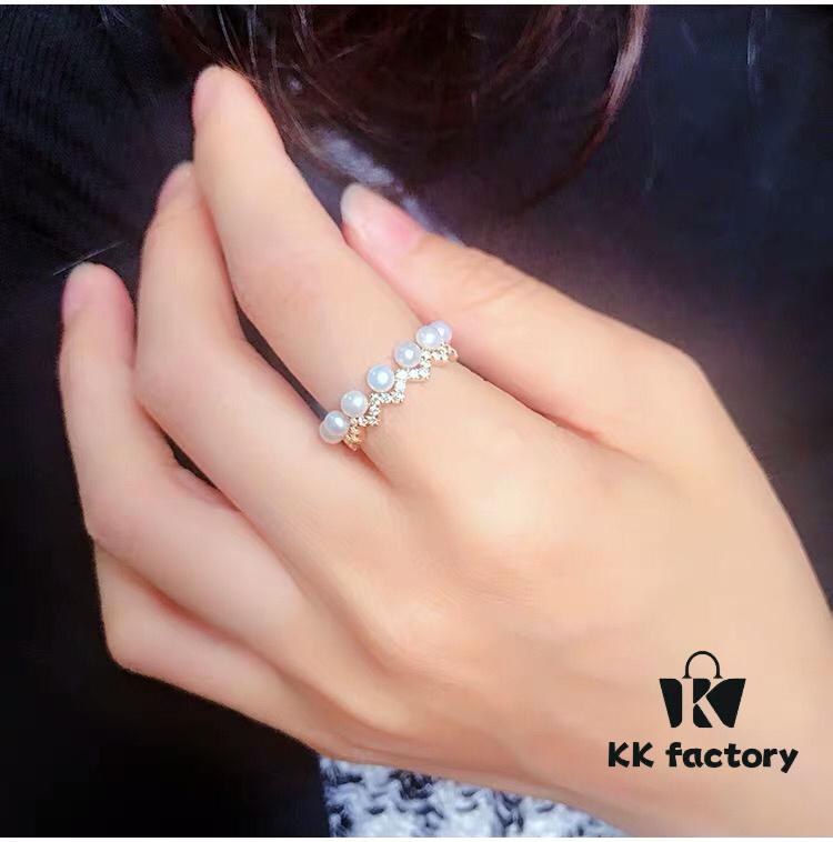 APM Monaco Pearl Wave Ring, Vintage-Inspired Fashion Statement, Trendy and Versatile Jewelry for Women