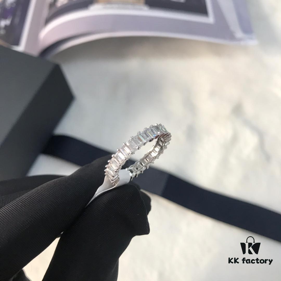 APM Monaco Rectangular Zircon Ring, Stylish and Minimalist Design, Versatile Fashion Jewelry for Women