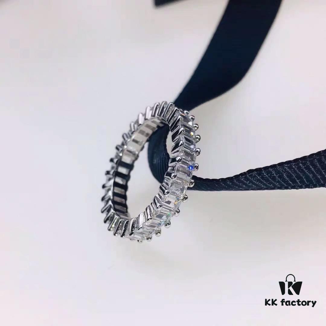 APM Monaco Rectangular Zircon Ring, Stylish and Minimalist Design, Versatile Fashion Jewelry for Women