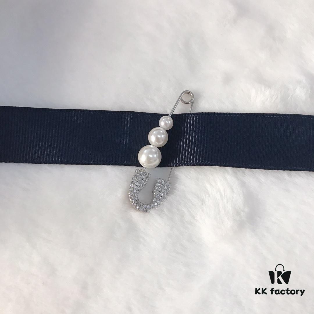 APM Monaco Pearl Pin Earrings, Stylish and Versatile Fashion Design, Wearable in Multiple Ways