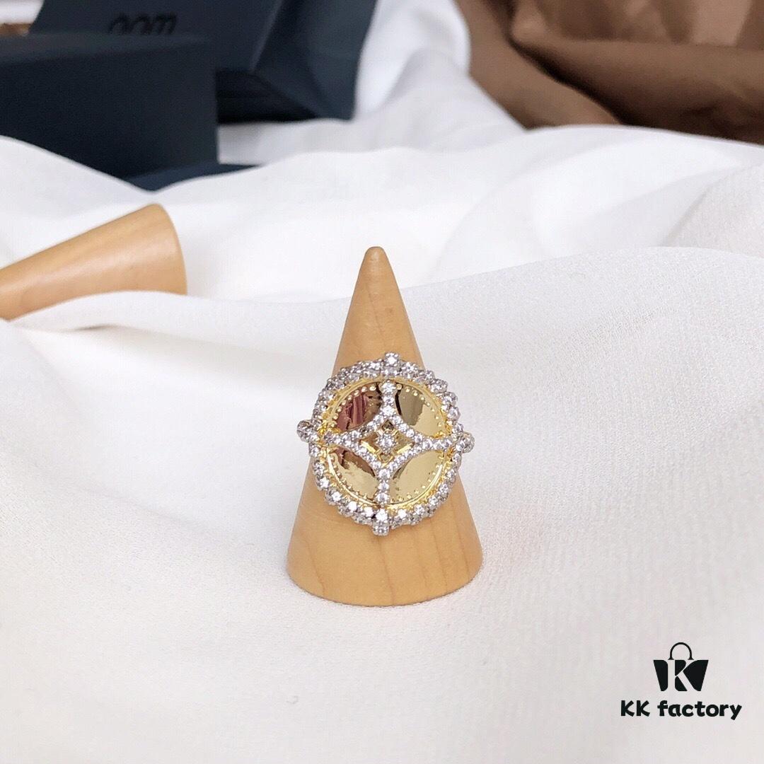 APM Monaco Round Plate Starry Sky Ring, Baroque Style Fashionable and Versatile Women's Ring