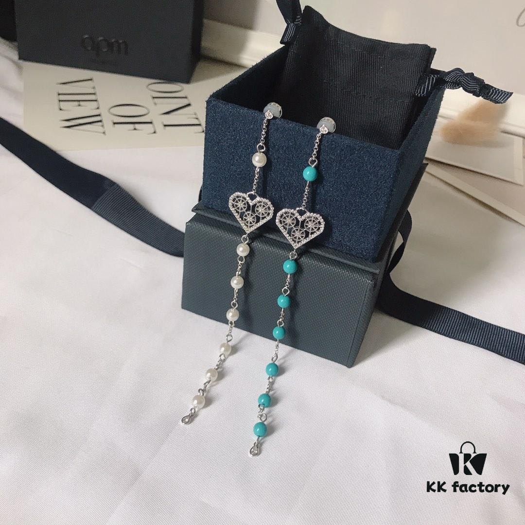 APM Monaco Single Heart Turquoise Earring - Stylish and Trendy Fashion Accessory