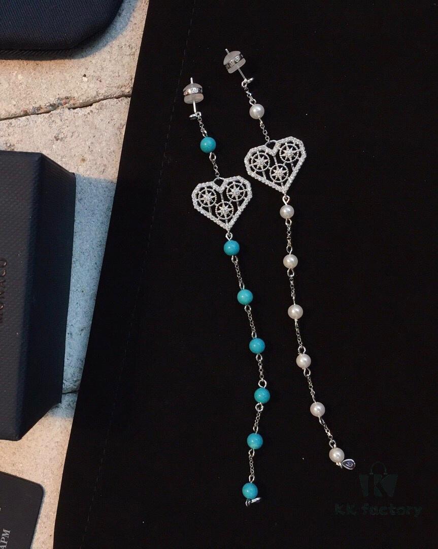 APM Monaco Single Heart Turquoise Earring - Stylish and Trendy Fashion Accessory