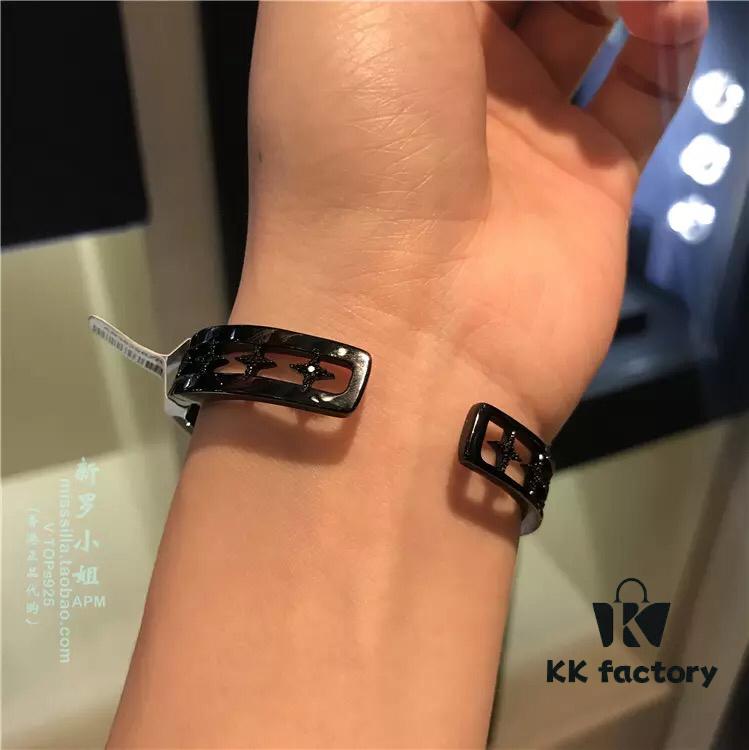 APM Monaco Letter Bracelet, Fashionable and Versatile, Instagram-Worthy Minimalist Style, Women's Bracelet