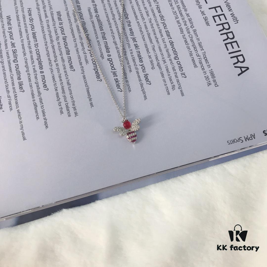 APM Monaco Bee Necklace, Original New Release, Stylish and Trendy Design, Perfect Gift for Girlfriend or Loved One